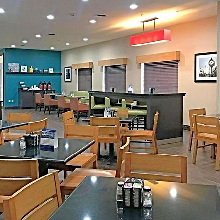 Rodeway Inn & Suites О'Фаллон Экстерьер фото