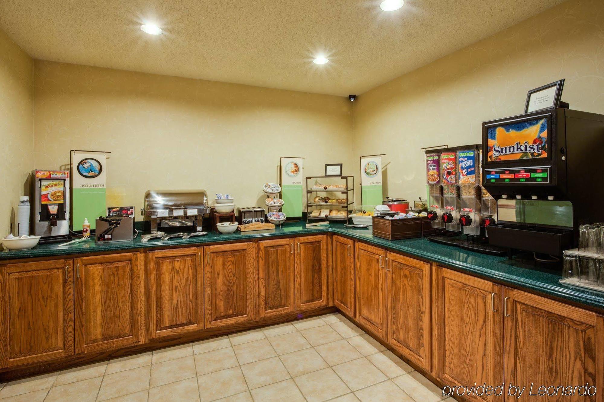 Rodeway Inn & Suites О'Фаллон Экстерьер фото
